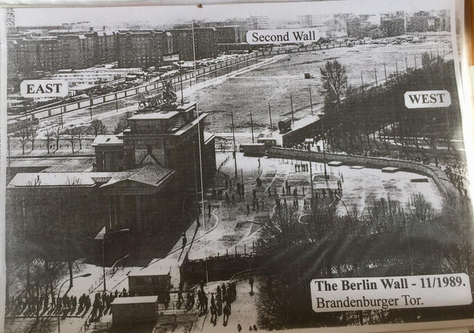 The Berlin Wall in B/W